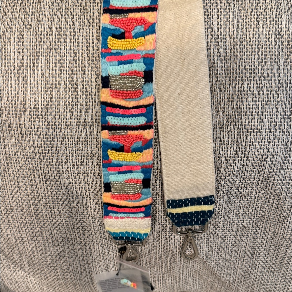 Colorful Patterned Women's Accessory Strap - Picture 3 of 8